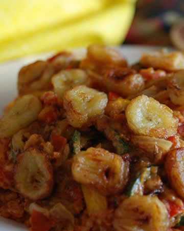 angolan-arrozintegralcommantiegadeamendoimebananas