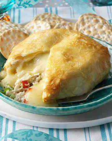 american-massachusetts-crabbriecheeseball