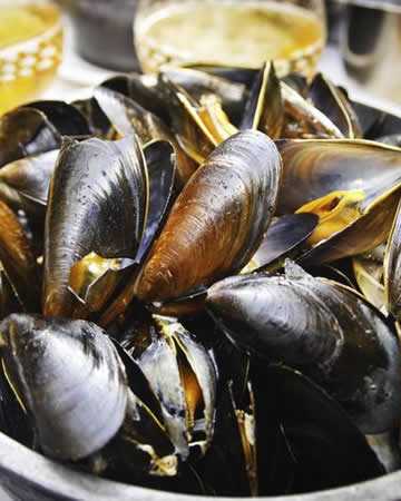 belgian-musselsbeerhamgarlic