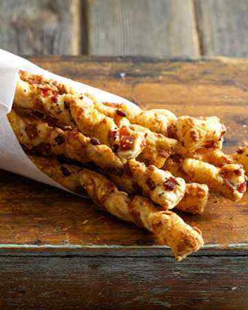 canadian-cheesestrawsbacon