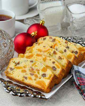 canadian-newfoundland-apricotraisincake