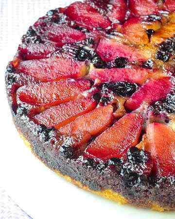 canadian-newfoundland-blueberryappleupsidedowncake