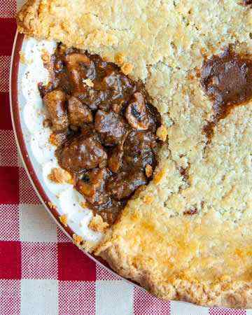 canadian-newfoundland-dijonbeefmushroompie