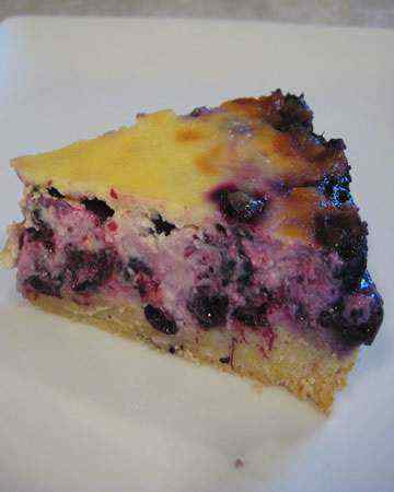 canadian-novascotia-blueberrycreamcake