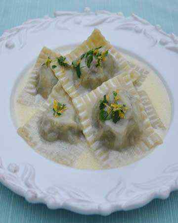 canadian-novascotia-seafoodraviolilemoncreamsauce