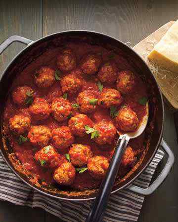 canadian-quebec-meatballstomatosauce