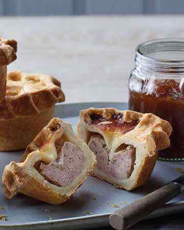 english-porkpieapplechutney
