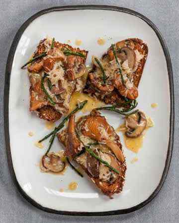 irish-crabmushroomtoast