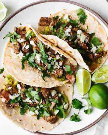 mexican-tacoscarneasadasalsa