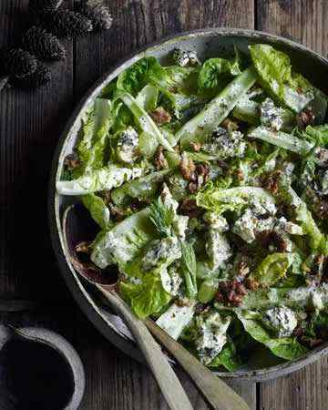 danish-bluecheesegrapegemlettucesalad