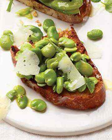 favabeanmintpecorinoromanobruschetta