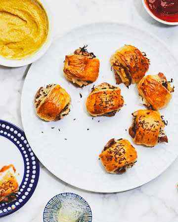 pigsinablanketsauerkrautmustard
