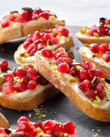 pomegranatepistachiocrostini