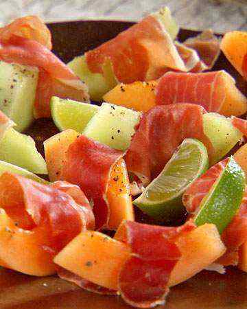 prosciuttofreshfruit