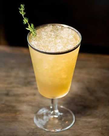 queenbeewhiskeycocktail