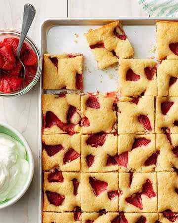 roastedstrawberrysheetcake