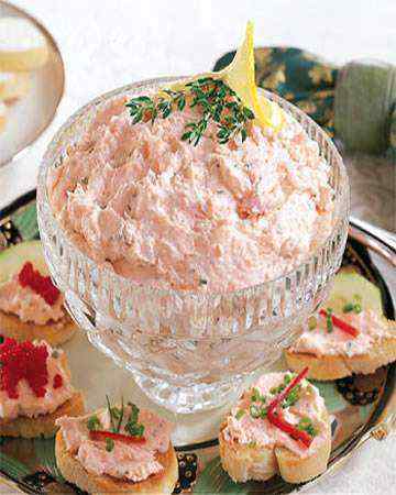 smokedsalmoncaperspread