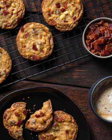 macadamianutwhitechocolatechipcookiesmaplebacon