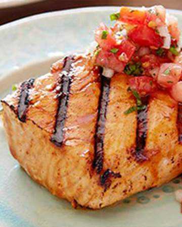 grilledsalmonsherryvinegarhoneyglazetomatorelish