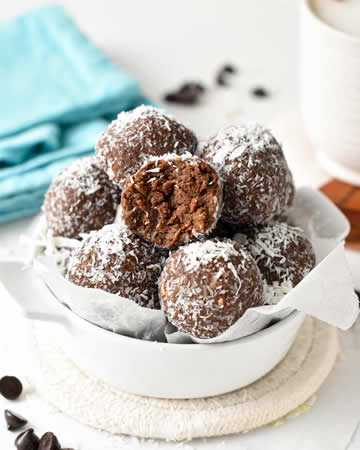 chocolatecoconutenergyballsprotein