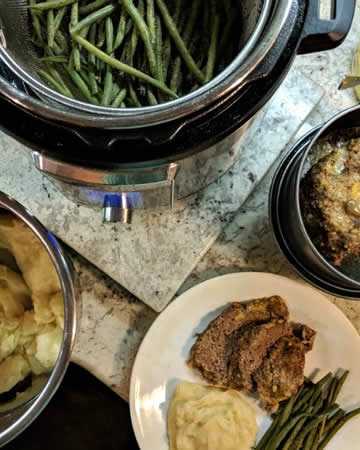 instantpot-meatloafmashedpotatoesgreenbeans