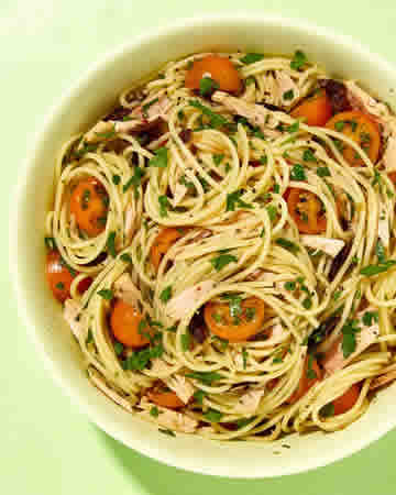 spaghettitunatomatoescapersbasil