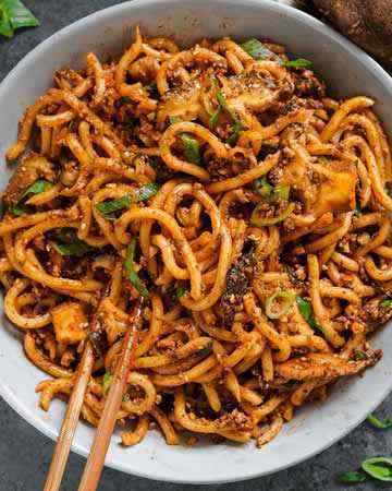 stirfriedspicygarlicudonnoodles