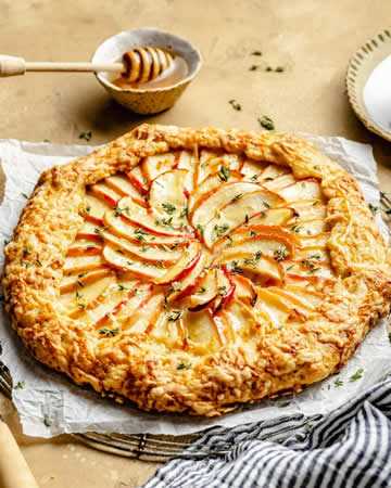 applecheddargalettecrispyherbcheddarcrust
