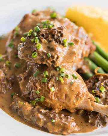 braisedpheasantlegsmorelsauce