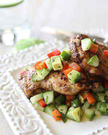 chickenthighsspicycucumberavocadosalsa