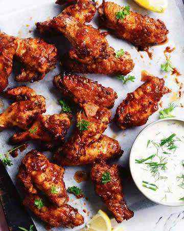chickenwingsspicysauceranchdip