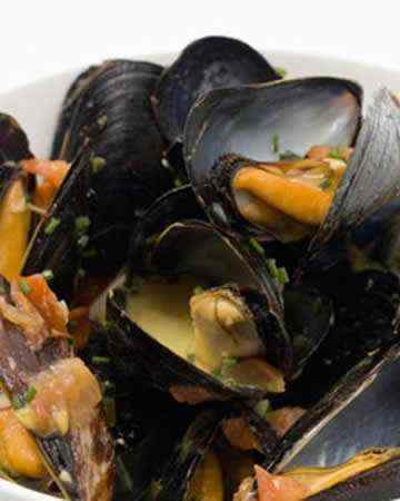 musselssaffronwhitewinebroth