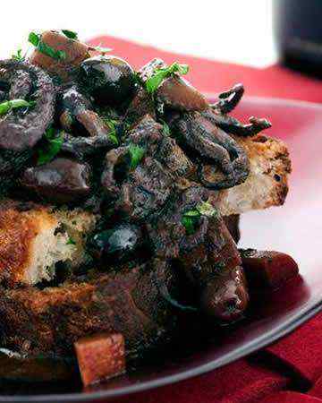 octopusbraisedredwineblackolives