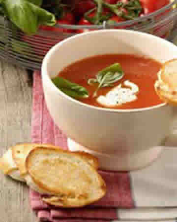 tomatosoupgarlicbreadsoupmaker