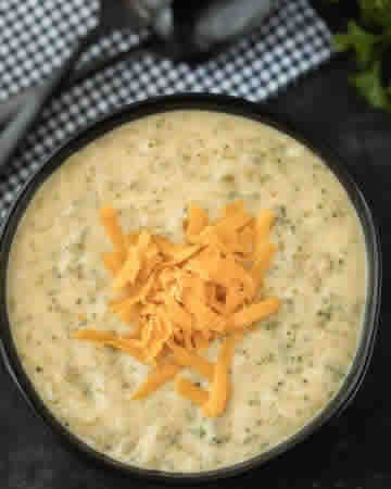 slowcookerbroccolicheesesoup