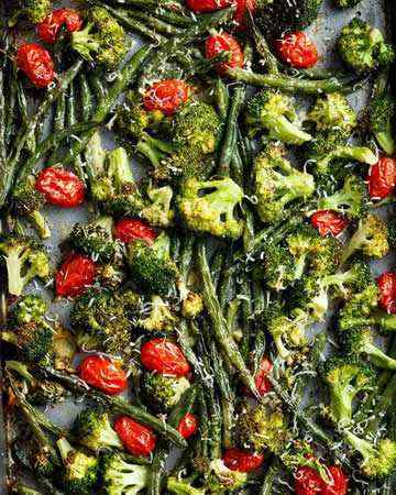 sheetpangarlicparmesanroastedbroccoligreenbeans